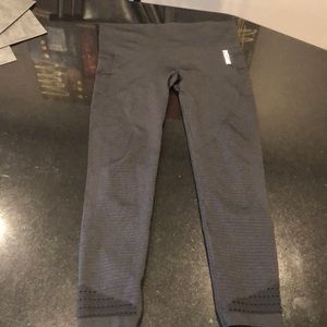 Gym shark leggings